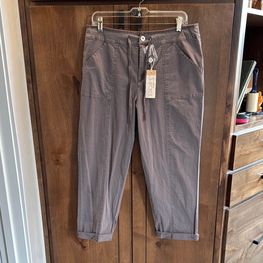 NWT Habitat Women’s Gray Casual Pants